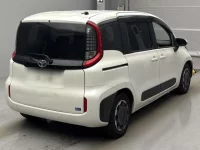Toyota SIENTA лот № 386 оценка R  с аукциона в Японии 1