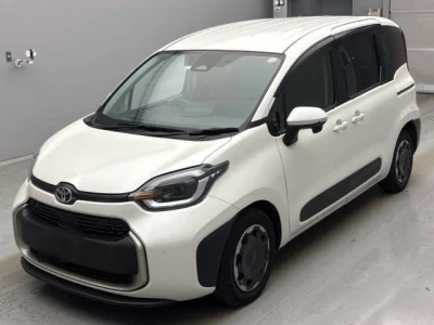 Toyota SIENTA  с аукциона в Японии
