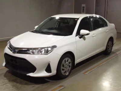 Toyota COROLLA AXIO  с аукциона в Японии