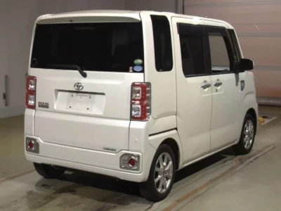 Toyota PIXIS MEGA