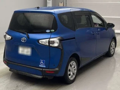 Toyota SIENTA  с аукциона в Японии