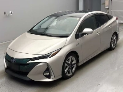 Toyota PRIUS PHV  с аукциона в Японии