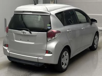 Toyota RACTIS  с аукциона в Японии