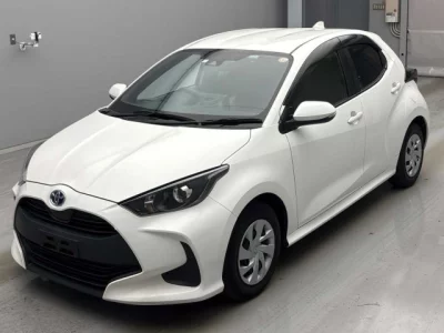 Toyota YARIS  с аукциона в Японии