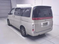Nissan ELGRAND лот № 70077 оценка R  с аукциона в Японии 1