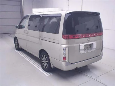 Nissan ELGRAND  с аукциона в Японии