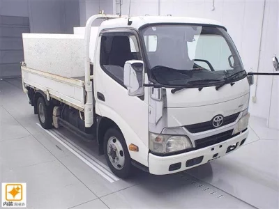Toyota DYNA  с аукциона в Японии