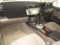 Toyota MARK X лот № 70019 оценка 4  с аукциона в Японии 3