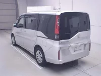 Honda STEP WAGON лот № 60027 оценка 3.5  с аукциона в Японии 1