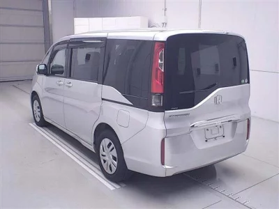Honda STEP WAGON  с аукциона в Японии