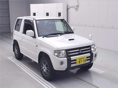 Mitsubishi PAJERO MINI