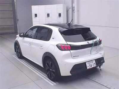Peugeot E-208
