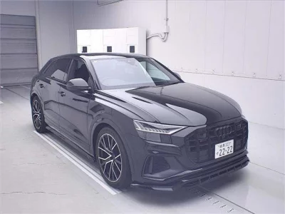 Audi SQ8  с аукциона в Японии