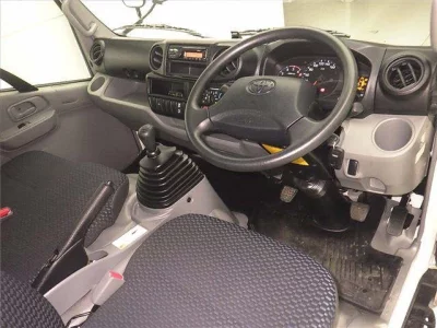 Toyota DYNA  с аукциона в Японии