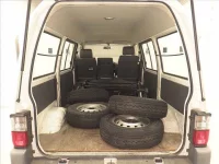 Mazda BONGO VAN лот № 70314 оценка 3.5  с аукциона в Японии 6