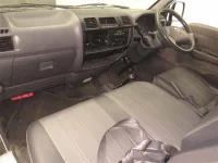 Mazda BONGO VAN лот № 70314 оценка 3.5  с аукциона в Японии 3