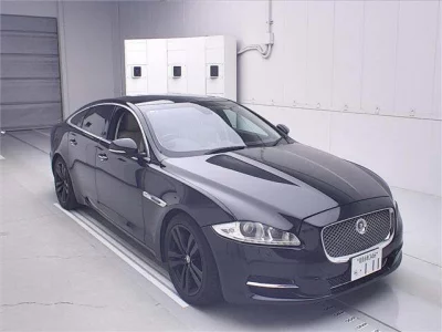Jaguar XJ SERIES