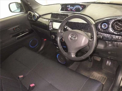 Toyota BB  с аукциона в Японии