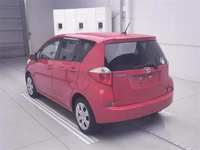 Toyota RACTIS  с аукциона в Японии