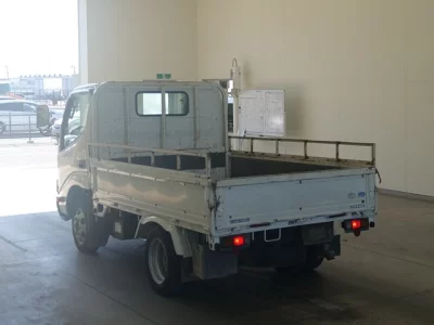 Toyota DYNA  с аукциона в Японии