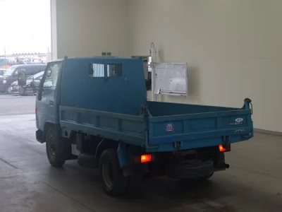 Toyota DYNA  с аукциона в Японии