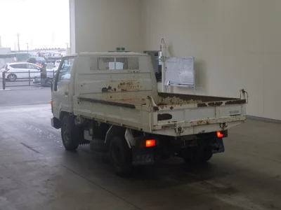 Toyota DYNA  с аукциона в Японии