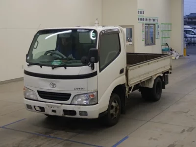Toyota DYNA  с аукциона в Японии