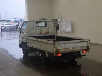 Toyota DYNA лот № 1368 оценка R  с аукциона в Японии 1