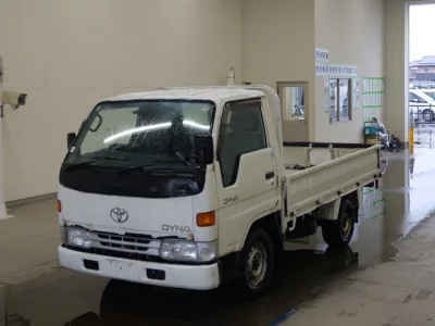 Toyota DYNA  с аукциона в Японии