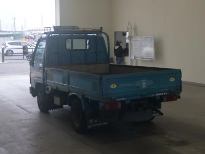 Toyota DYNA  с аукциона в Японии