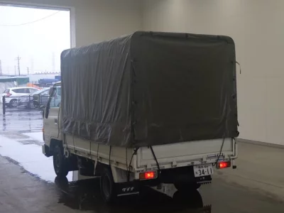 Toyota DYNA  с аукциона в Японии