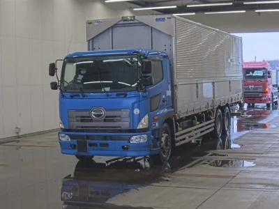Hino TRUCK