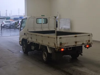 Toyota DYNA  с аукциона в Японии