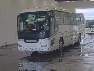 Isuzu BUS