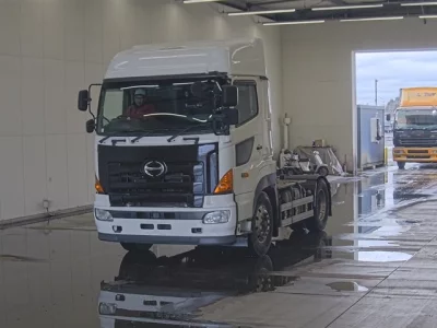 Hino TRUCK