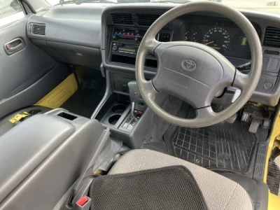 Toyota HIACE  с аукциона в Японии