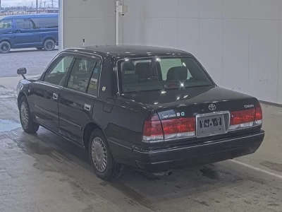 Toyota CROWN COMFORT  с аукциона в Японии