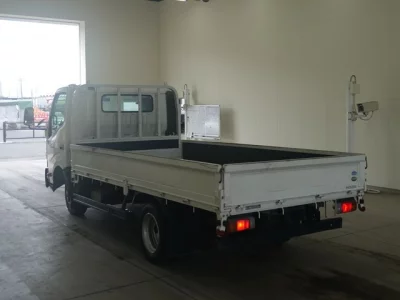Toyota DYNA  с аукциона в Японии