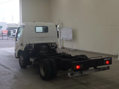 Toyota DYNA  с аукциона в Японии