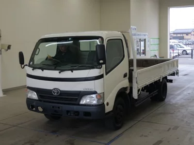 Toyota DYNA  с аукциона в Японии