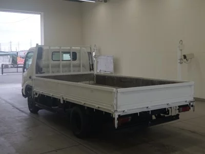 Toyota DYNA  с аукциона в Японии