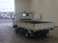 Toyota DYNA лот № 1704 оценка 3  с аукциона в Японии 1