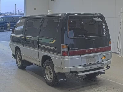 Mitsubishi DELICA WAGON