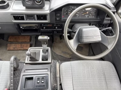 Mitsubishi DELICA WAGON