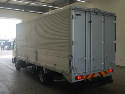 Toyota DYNA  с аукциона в Японии