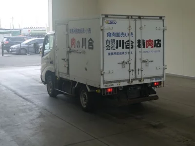 Toyota DYNA  с аукциона в Японии