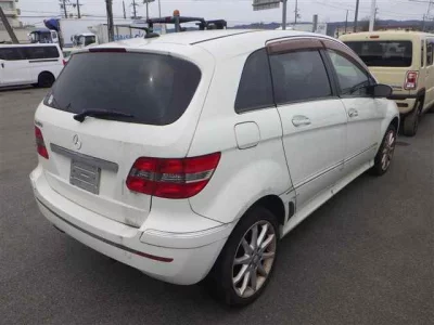 Mercedes-Benz B CLASS