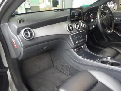 Mercedes-Benz CLA CLASS