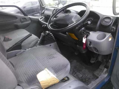 Toyota DYNA  с аукциона в Японии