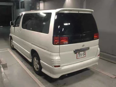 Nissan ELGRAND  с аукциона в Японии